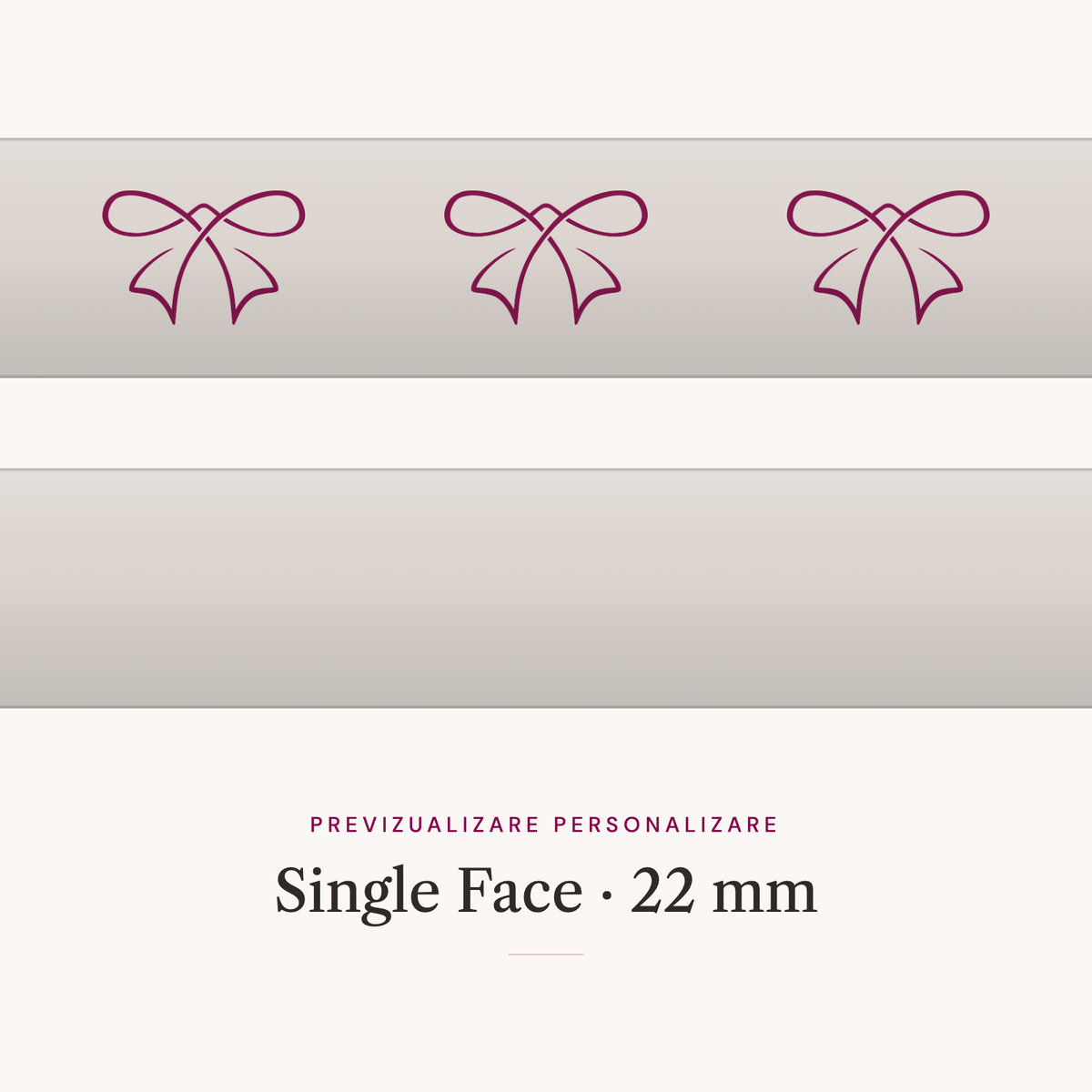 Panglică satinată Single Face 22 mm — previzualizare a personalizării, cu simbolul Ribonia imprimat pe panglică